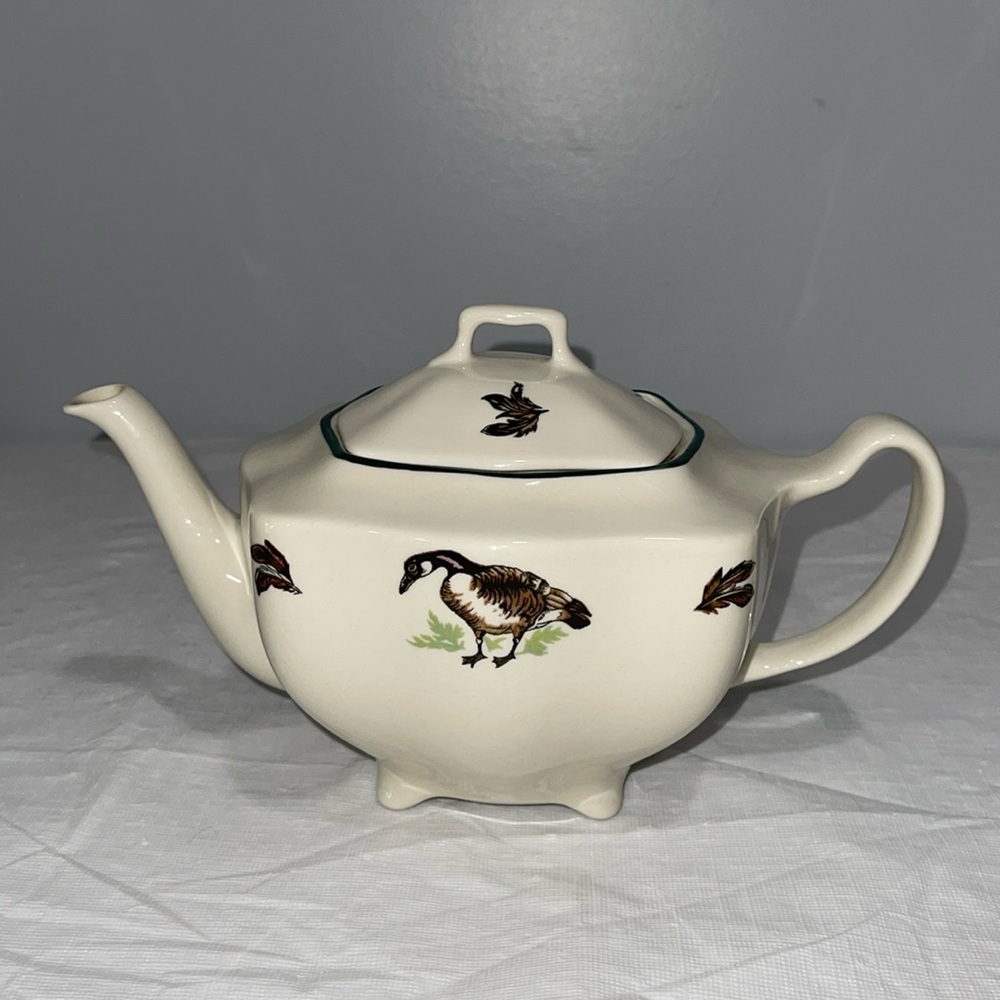 Johnson Brothers Brookshire Teapot Ducks Birds Decorated Vintage